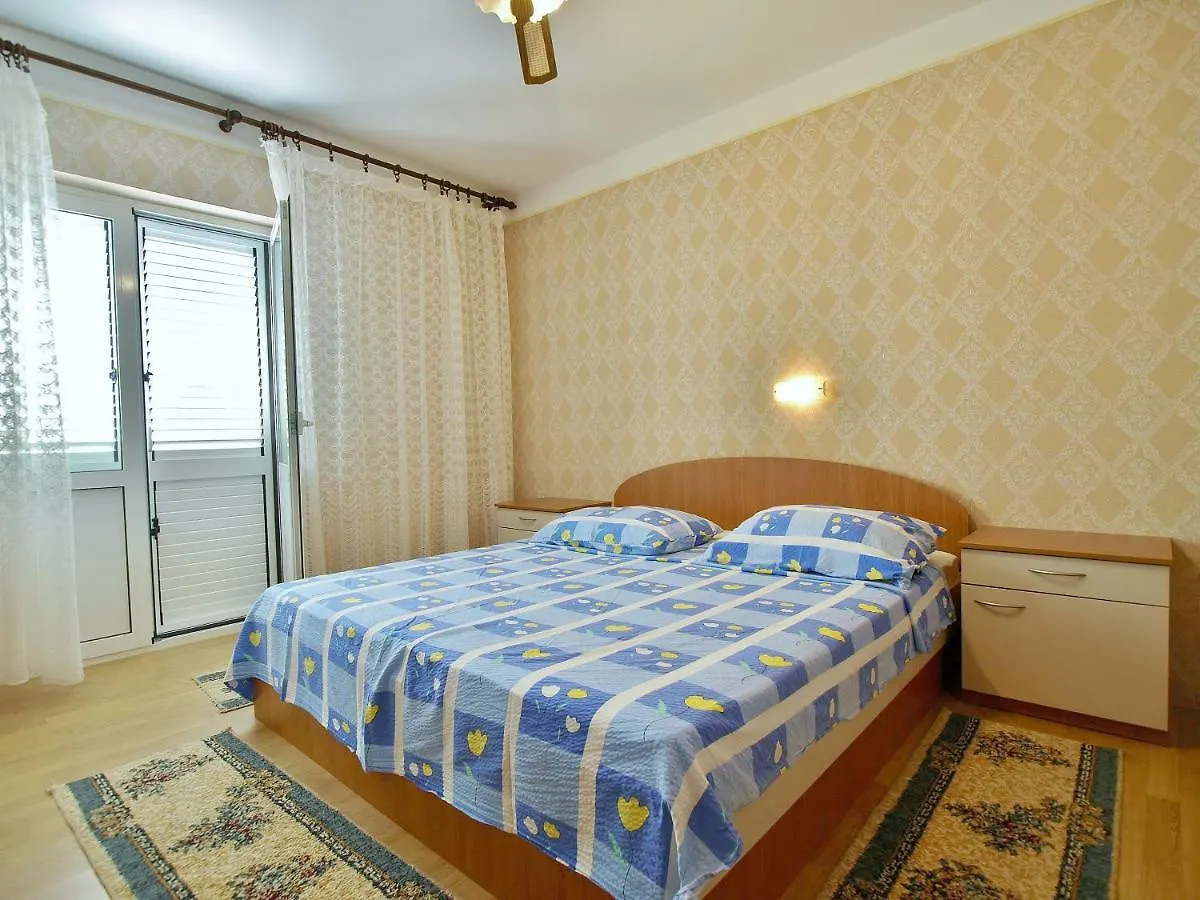 Apartmani Andelo I Ruzica Mundanije Apartmán